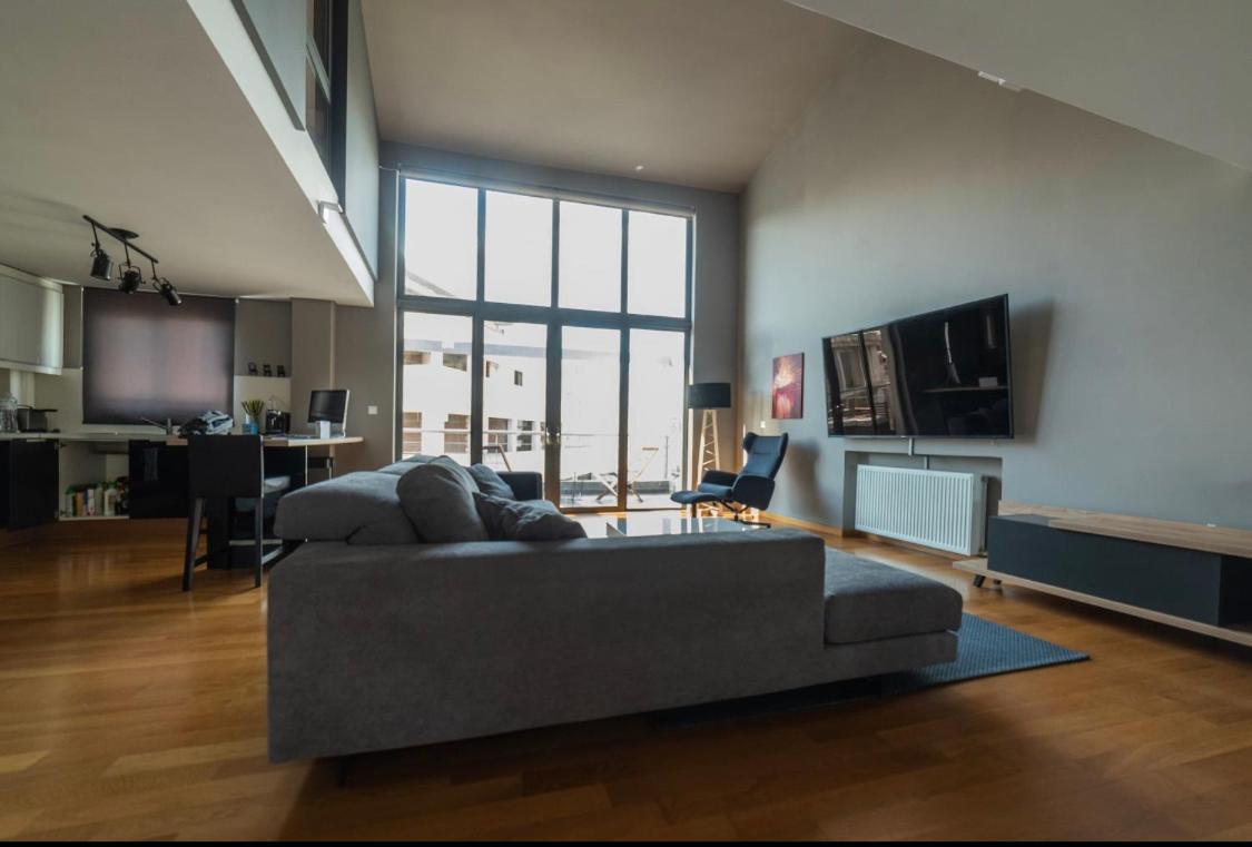 Apartamento Minimal Brand New Loft Next To Subway Atenas Exterior foto